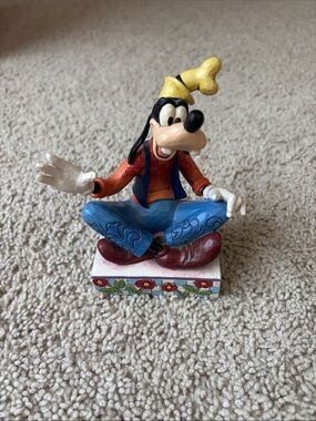 Disney Jim Shore Goofy Gawrsh figurine